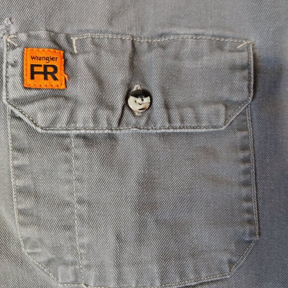 Wrangler FR Shirt Mens Size XL Gray Riggs Workwear Fire Resistant Button Down - Picture 2 of 10